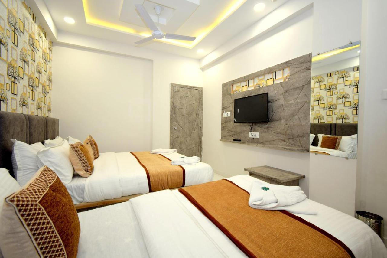 Hotel A1 Vastrapur Ахмедабад Экстерьер фото